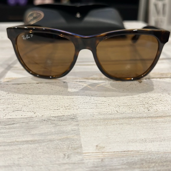Ray Ban Polarized Sunglasses - Picture 6 of 7